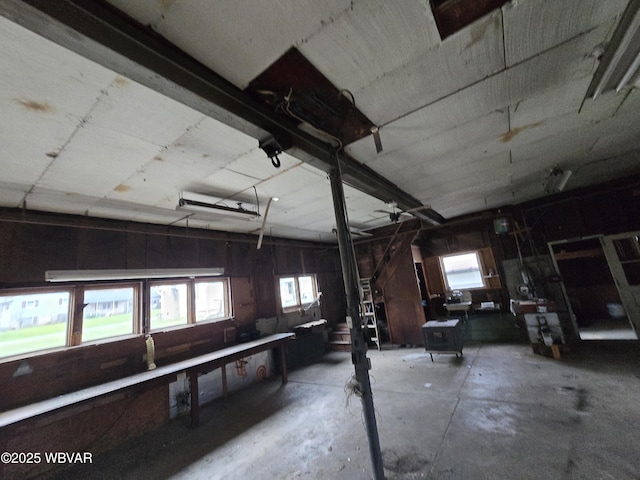 garage featuring ceiling fan