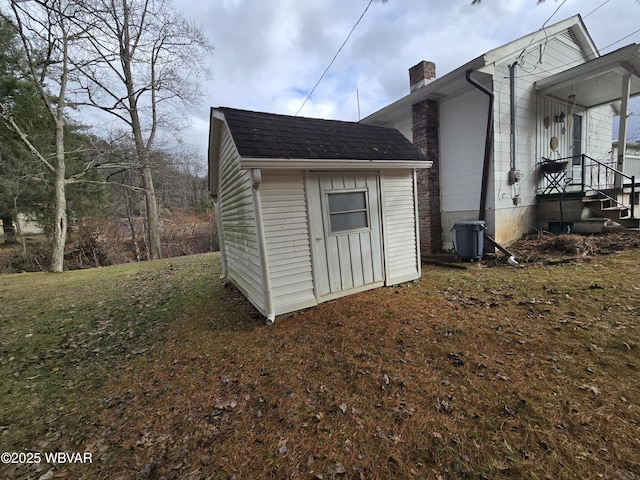 view of outbuilding