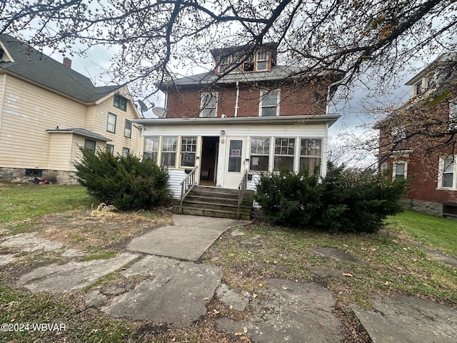 view of front of property