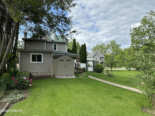 325 Washington Ave, Jersey Shore, PA 17740 - view of grassy yard