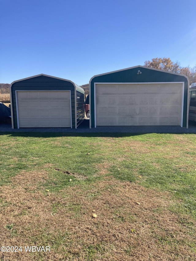 view of detached garage