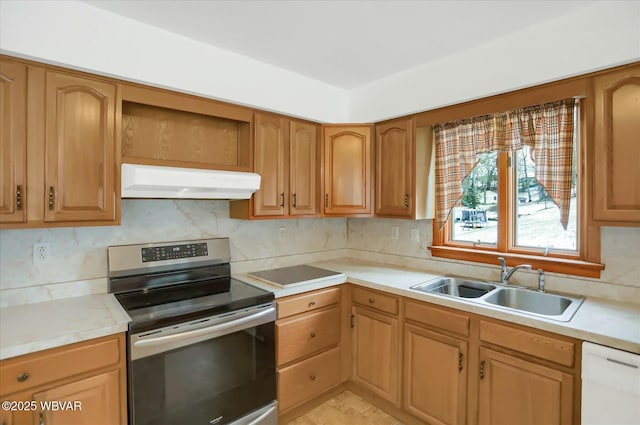 kitchen featuring decorative backsplash, stainless steel electric range oven, sink, and dishwasher