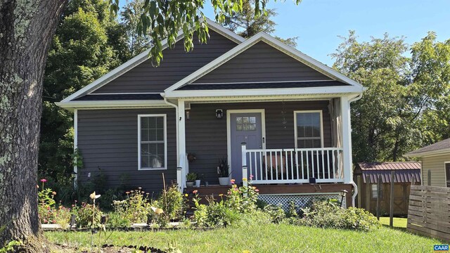 view of front facade with a porch