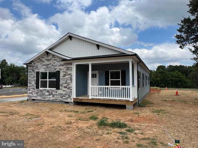 view of front of house with covered porch