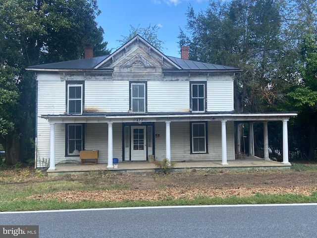 view of front facade featuring a porch