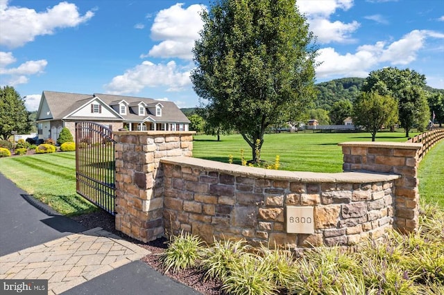 exterior space featuring a lawn