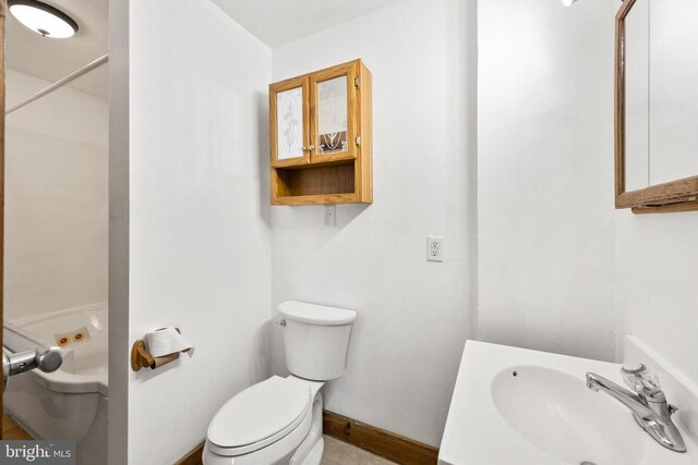 unfurnished room featuring dark hardwood / wood-style floors and ornamental molding