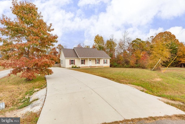 view of front of home with a front lawn