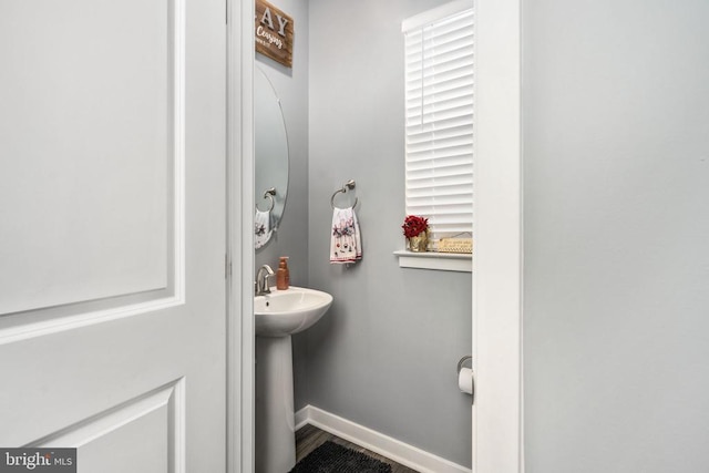 bathroom with sink