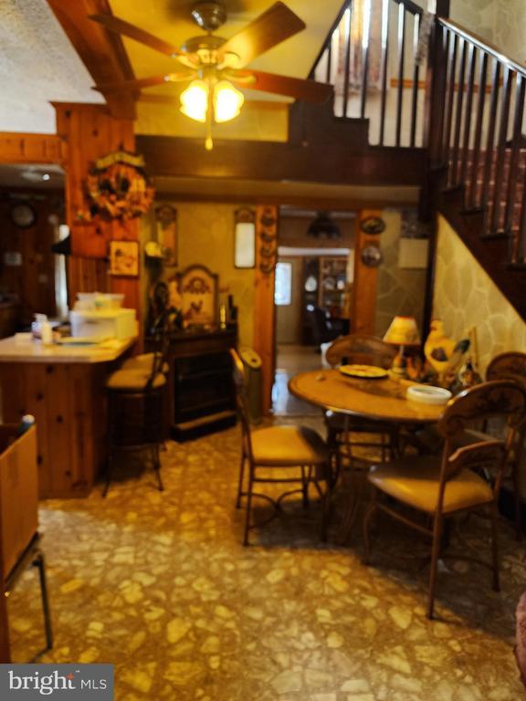 dining area featuring ceiling fan