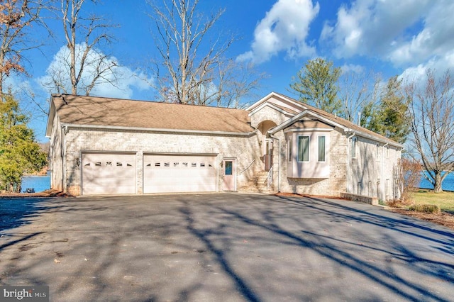 view of front facade featuring a garage