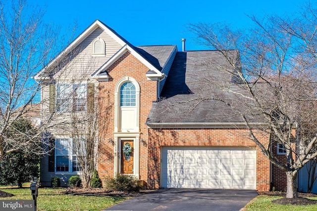 view of front property featuring a garage