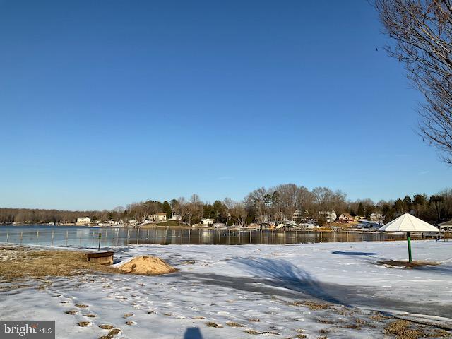 view of yard with a water view