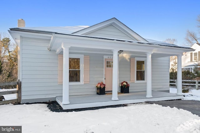 view of front facade featuring a porch