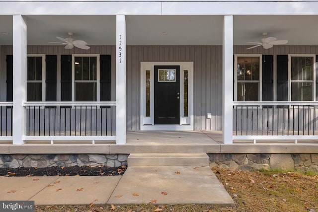 property entrance with ceiling fan and covered porch