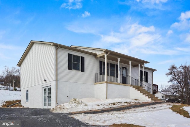 view of front of property with covered porch