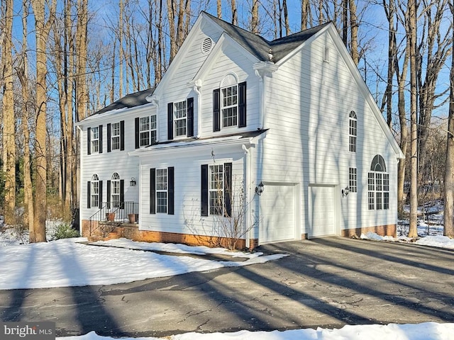 view of front facade featuring a garage