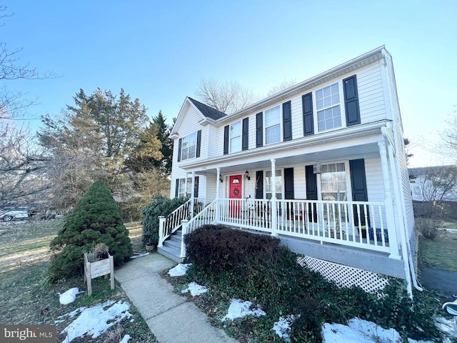 view of front of property featuring a porch