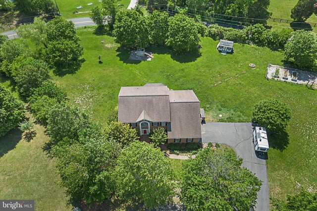 aerial view of property and surrounding area