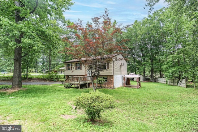 221 Hampton Dr, Spotsylvania, VA 22551 - view of front facade featuring a deck