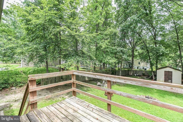 221 Hampton Dr, Spotsylvania, VA 22551 - wooden terrace featuring a storage unit