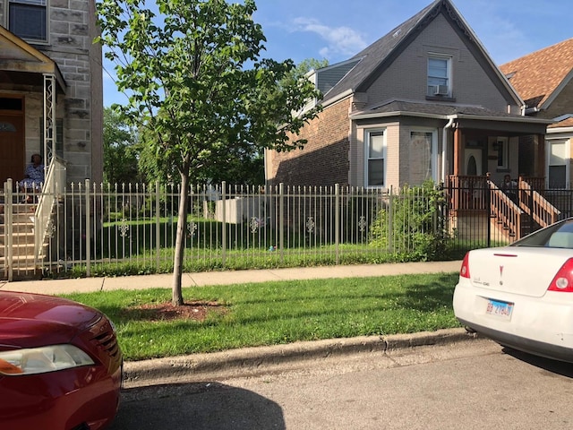 Listing photo 2 for 3909 W Fillmore St, Chicago IL 60624