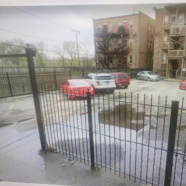 Listing photo 2 for 5739 S Calumet Ave Unit P-2, Chicago IL 60637