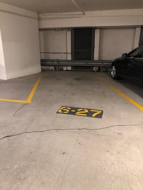 130 N Garland Ct Unit P6-27, Chicago, IL 60602
