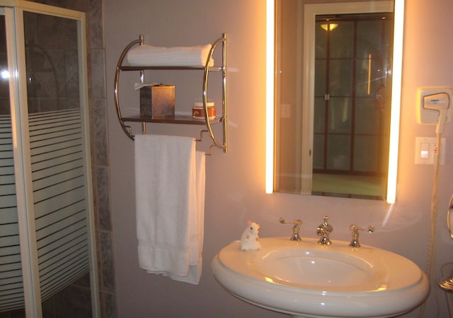 bathroom with sink