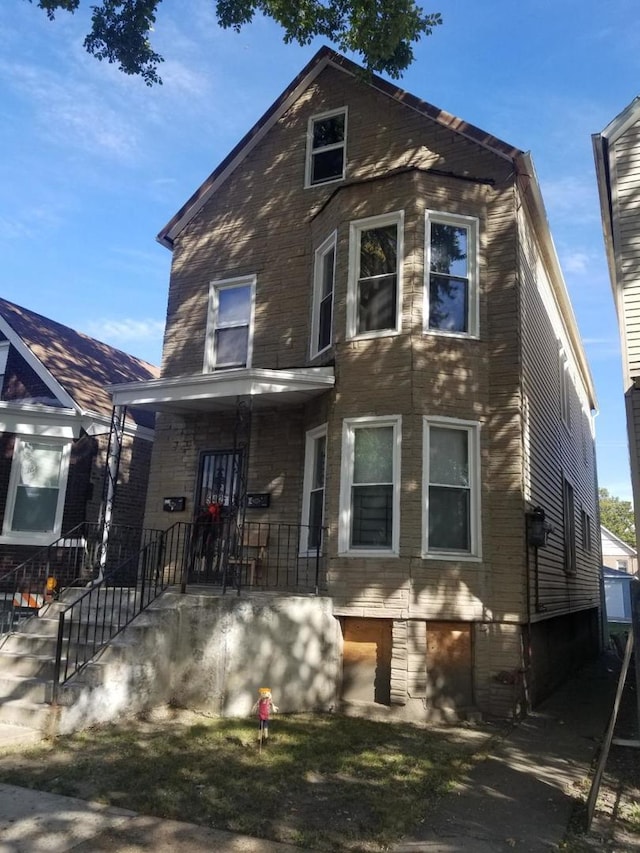 5427 S Wolcott Ave, Chicago IL, 60609, 4 bedrooms, 2 baths house for sale