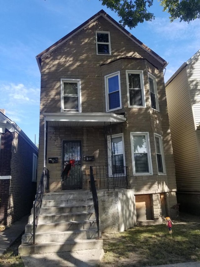 Listing photo 2 for 5427 S Wolcott Ave, Chicago IL 60609