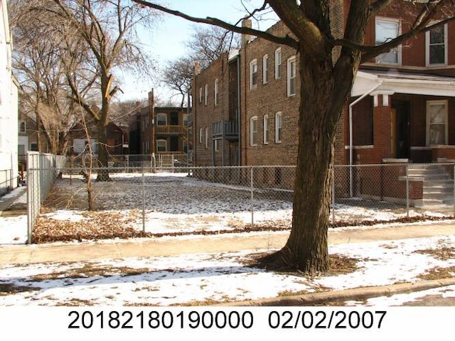 Listing photo 2 for 5755 S Wolcott Ave, Chicago IL 60636