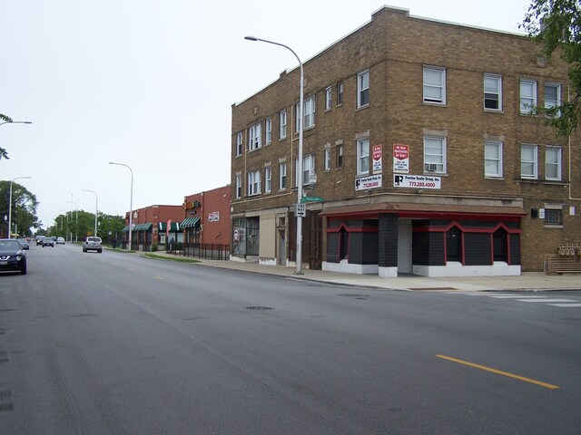 1721 E 75th St, Chicago, IL 60649