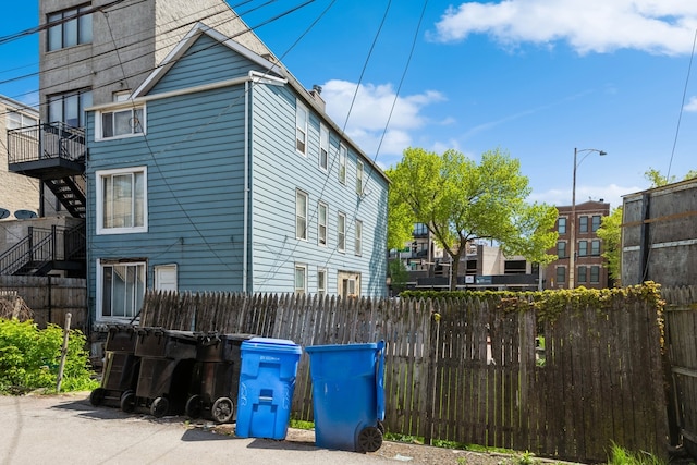 612 N Ogden Ave, Chicago, IL 60642 - view of property exterior featuring a balcony