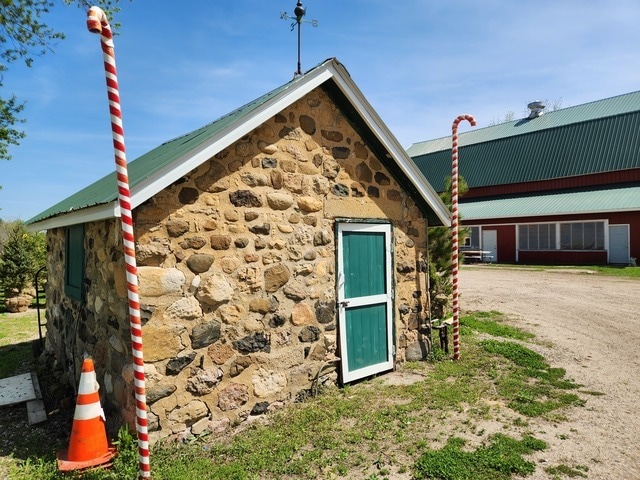 view of shed / structure