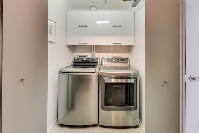 510 W Erie St Unit 1801, Chicago, IL 60654 - laundry area with washer and clothes dryer and attic access