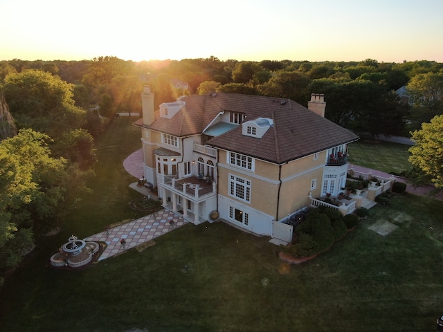 view of aerial view at dusk