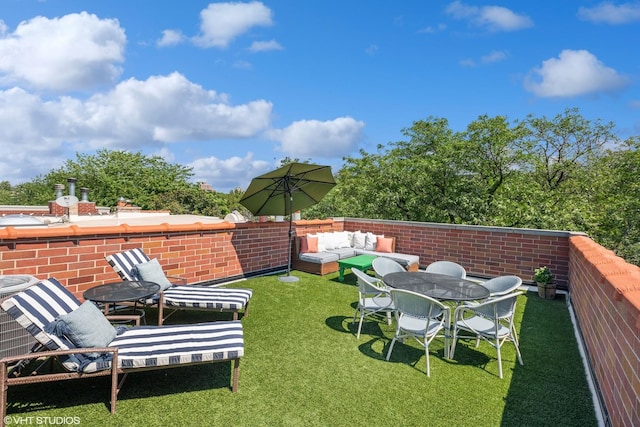 2732 N Seminary Ave Unit 3, Chicago, IL 60614 - view of grassy yard featuring outdoor lounge area