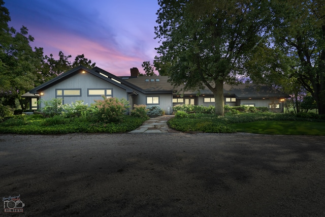 view of front of property