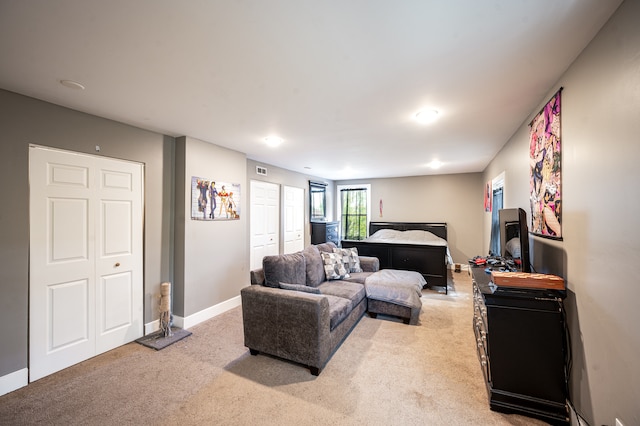 bedroom featuring carpet floors