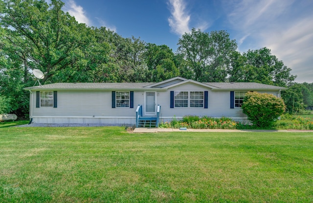 view of front of house featuring a front yard