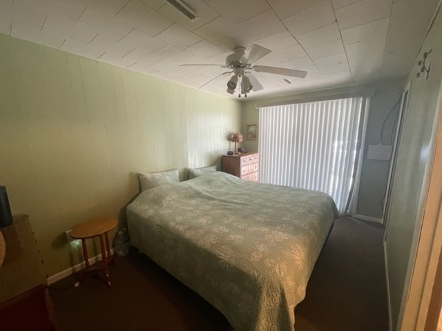 bedroom with ceiling fan