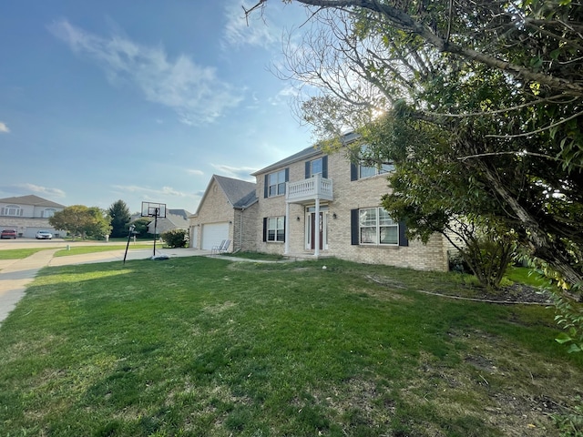 view of front of house with a front lawn