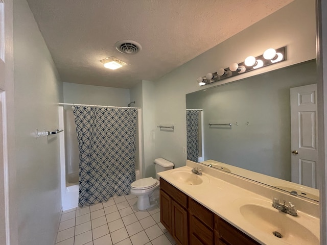 full bathroom featuring toilet, oversized vanity, shower / bath combo, double sink, and a textured ceiling