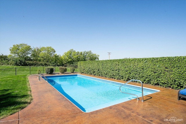 5085 Half Round Rd, Oswego, IL 60543 - view of swimming pool