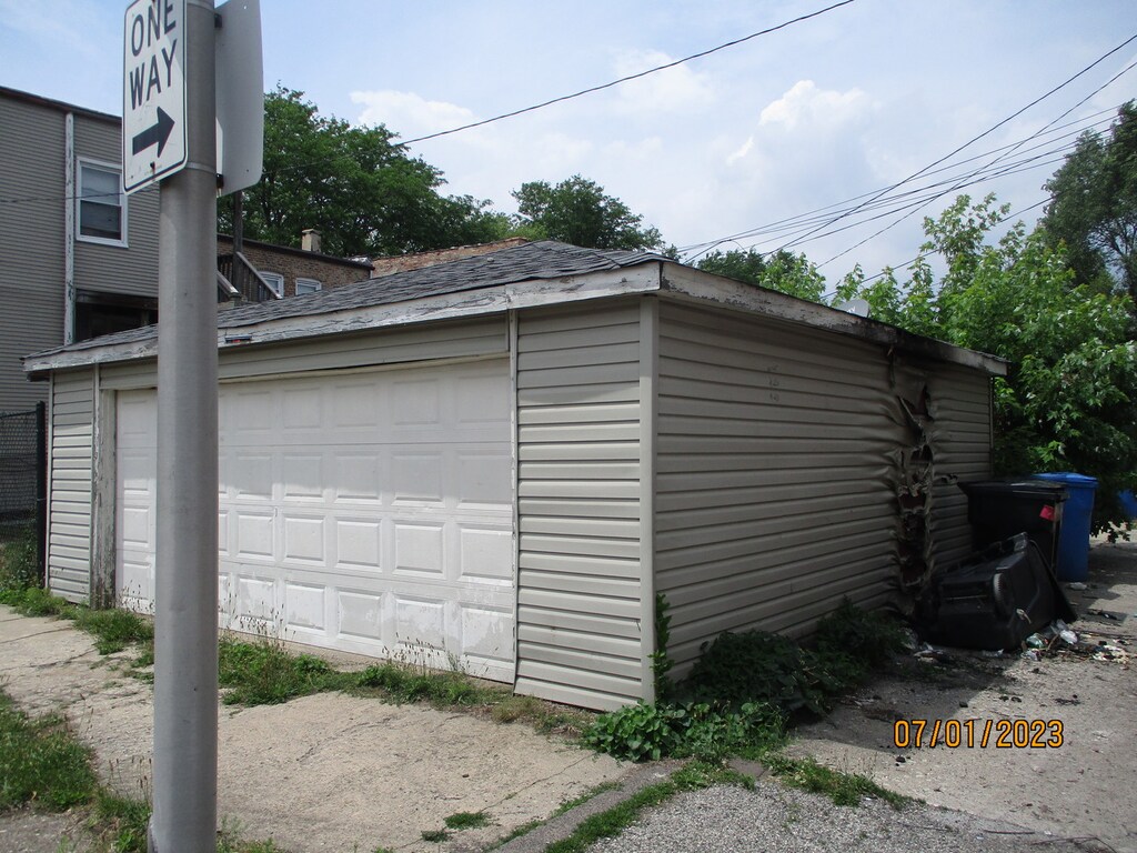 7359 S Dante Ave, Chicago, IL 60619 - photo 4