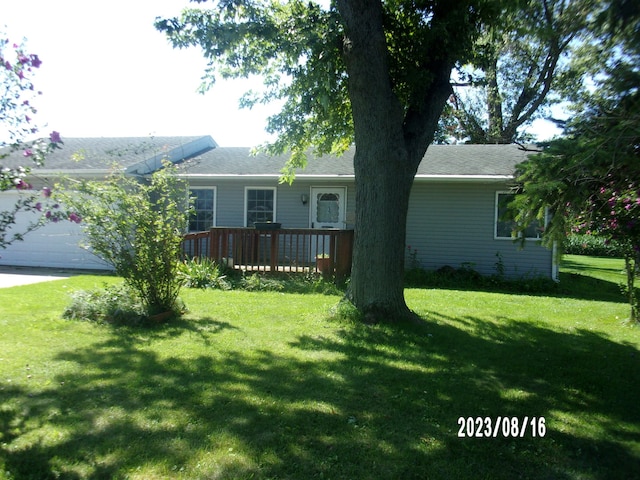 650 W Blue St, Sheldon, IL 60966 - view of front of house with a deck and a front lawn