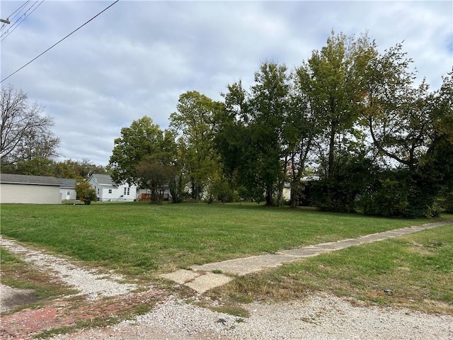 Listing photo 2 for 711 N 4th St, Shelbyville IL 62565