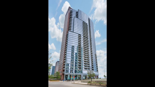 450 E Waterside Dr Unit 3301, Chicago IL, 60601, 3 bedrooms, 3.5 baths condo for sale