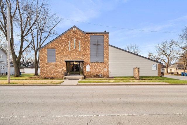 view of front facade